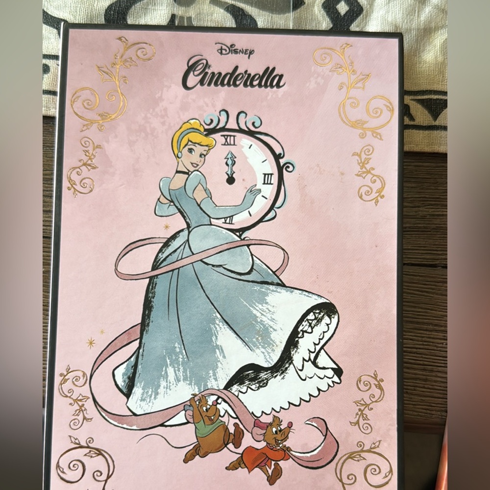 DISNEY Cinderella eye shadow
